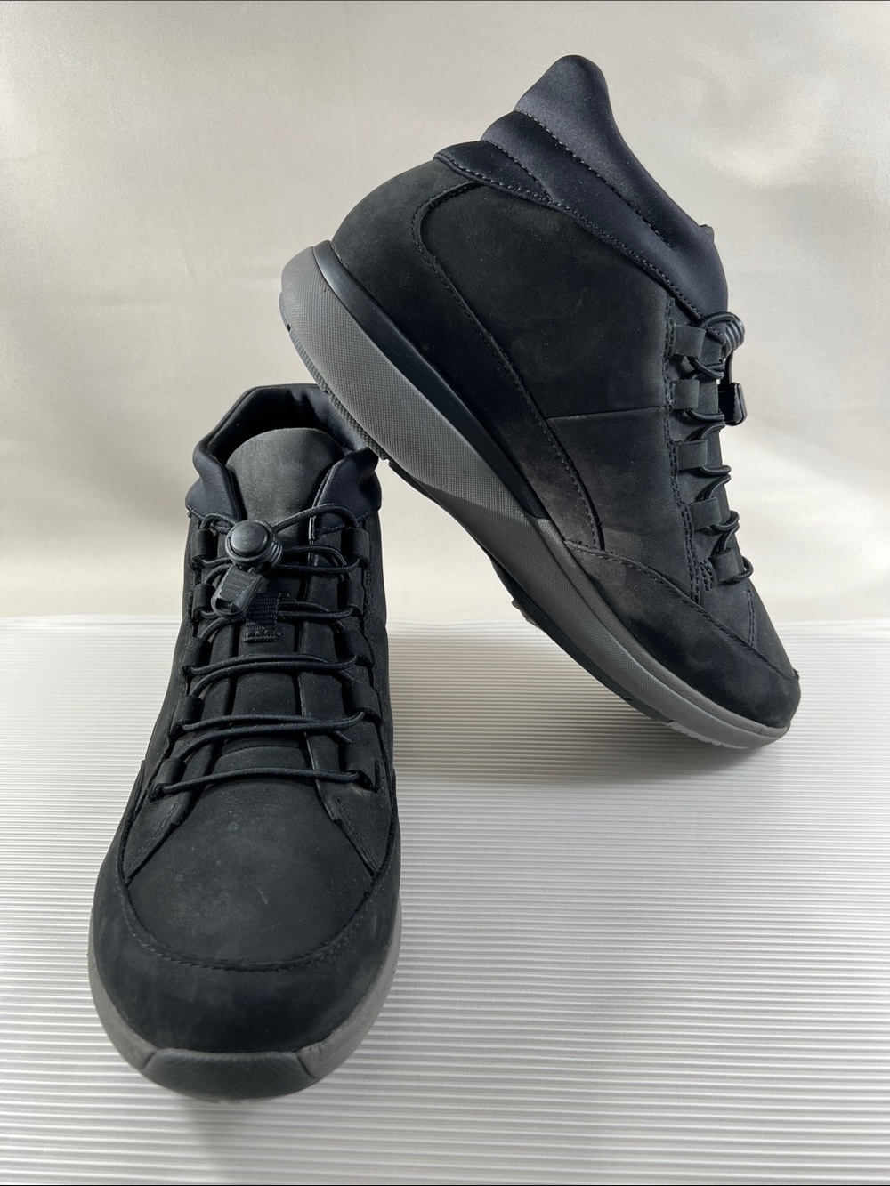 Clarks Un Cruise Mid Women’s Waterproof Ankle Boots in Black Nubuck - Size 10